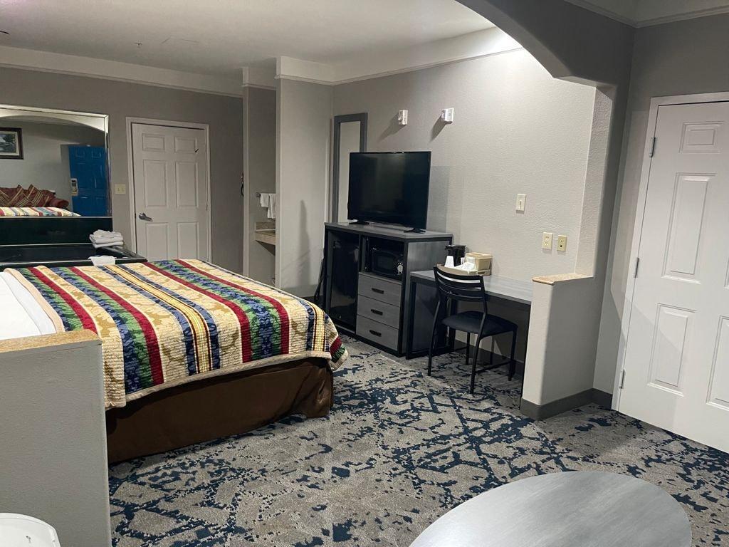 Scottish Inn And Suites Alvin Buitenkant foto