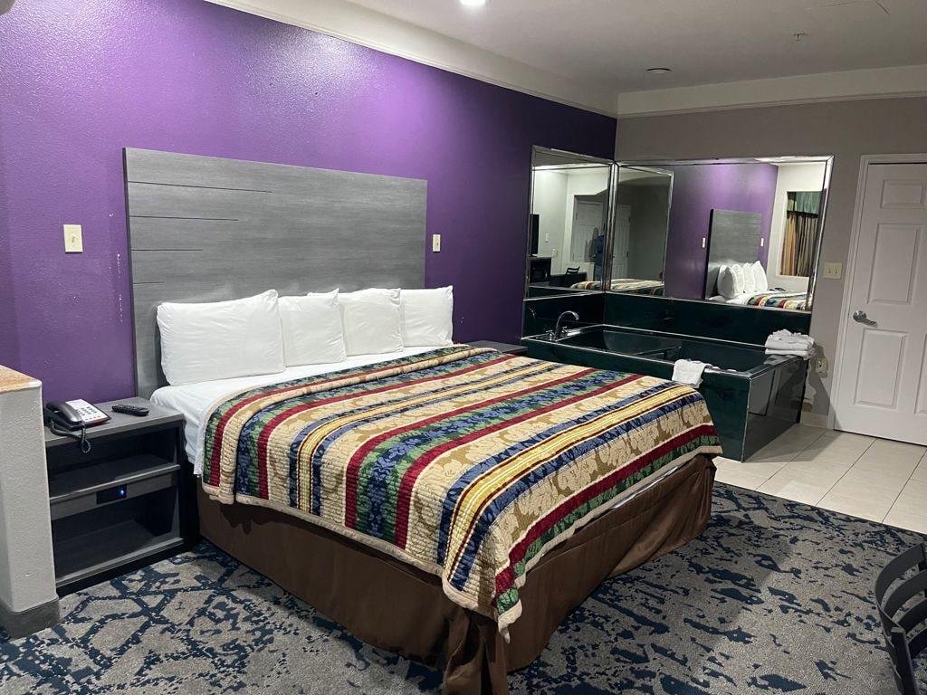 Scottish Inn And Suites Alvin Buitenkant foto