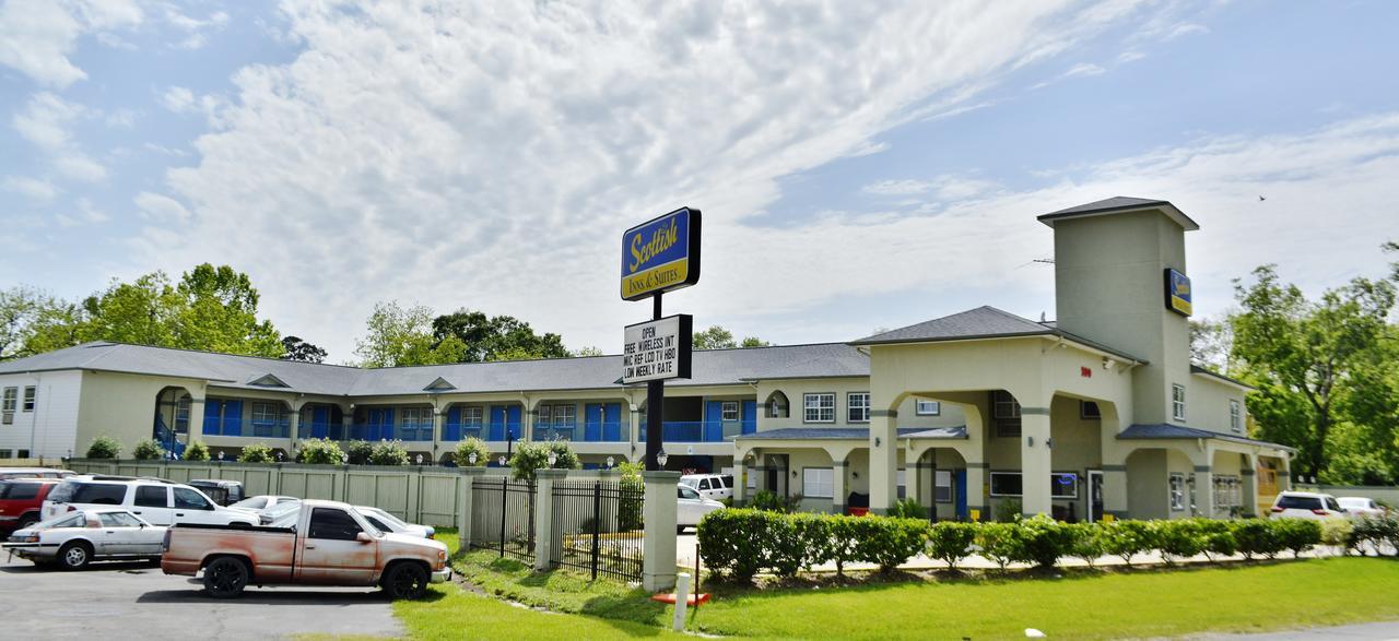 Scottish Inn And Suites Alvin Buitenkant foto