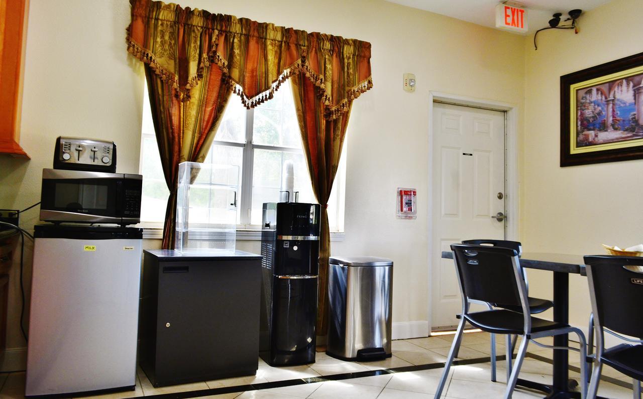 Scottish Inn And Suites Alvin Buitenkant foto